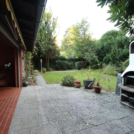 Schoener Am Venekotensee Holiday home Niederkruechten