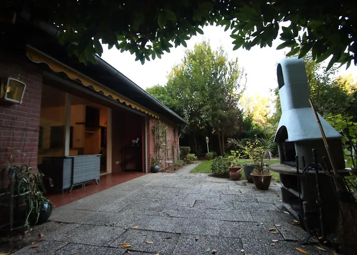 Holiday home Schoener Am Venekotensee Niederkruechten